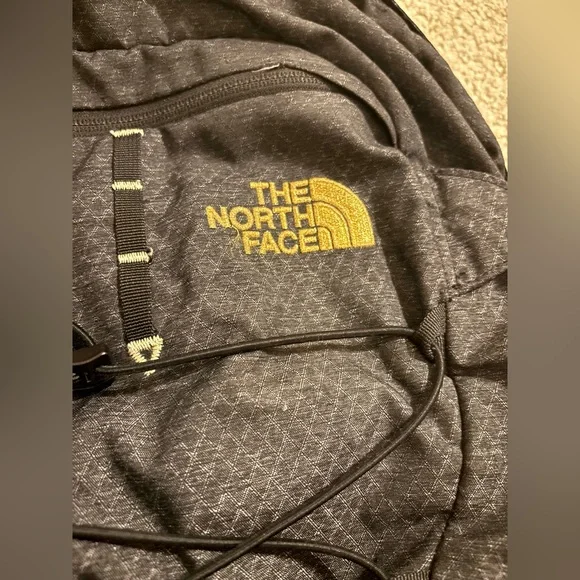 The North Face Charcoal Backpack with Gold Accents , unisex - Picture 2 of 7